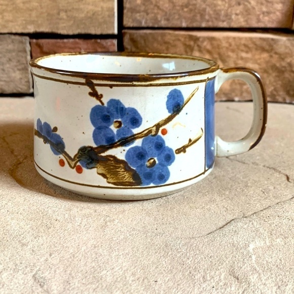 Vintage stoneware soup bowl - Picture 1 of 4